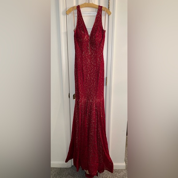 Jovani Formal Long Gown Size 6 Red - Picture 1 of 9